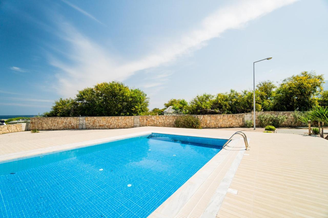 Spacious Three-Bedroom Apartment With Sea View A4 Lapithos  Eksteriør bilde